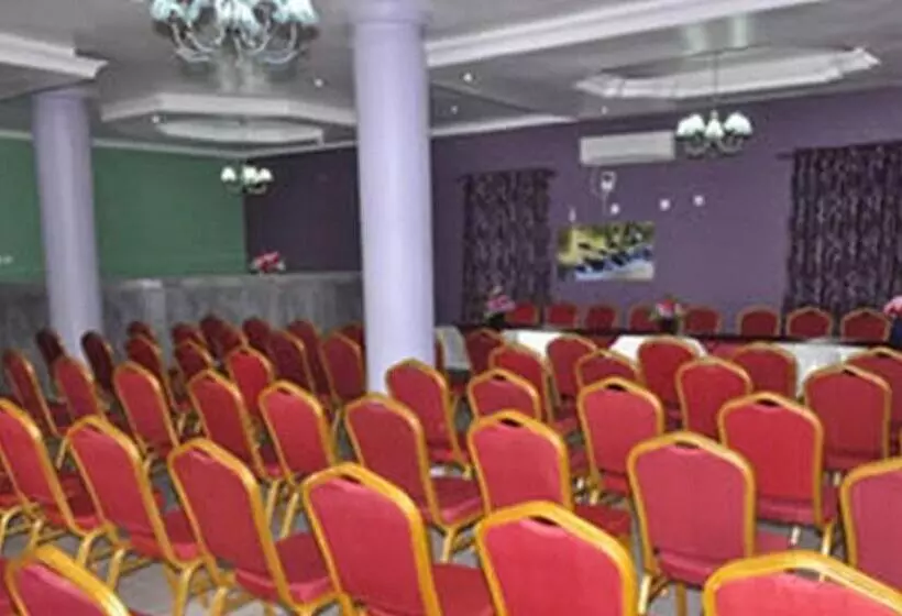 پانسیون Room In Apartment   Sheriffyt Royale Hotel   Business Suite