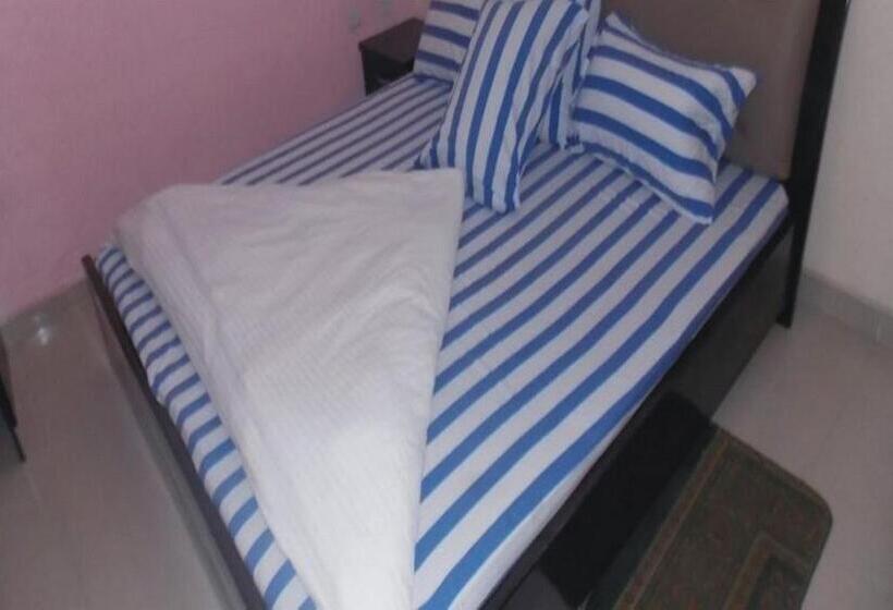 پانسیون Room In Apartment Sheriffyt Royale Hotel Business Suite