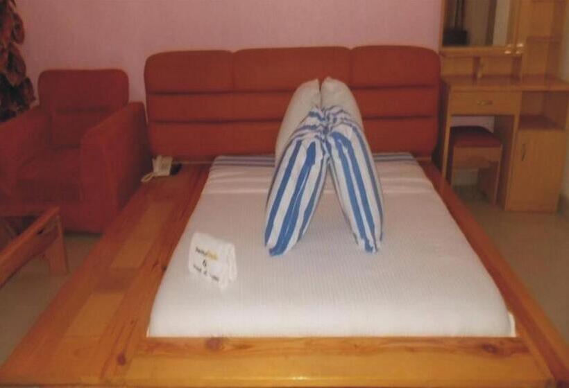 پانسیون Room In Apartment Sheriffyt Royale Hotel Business Suite