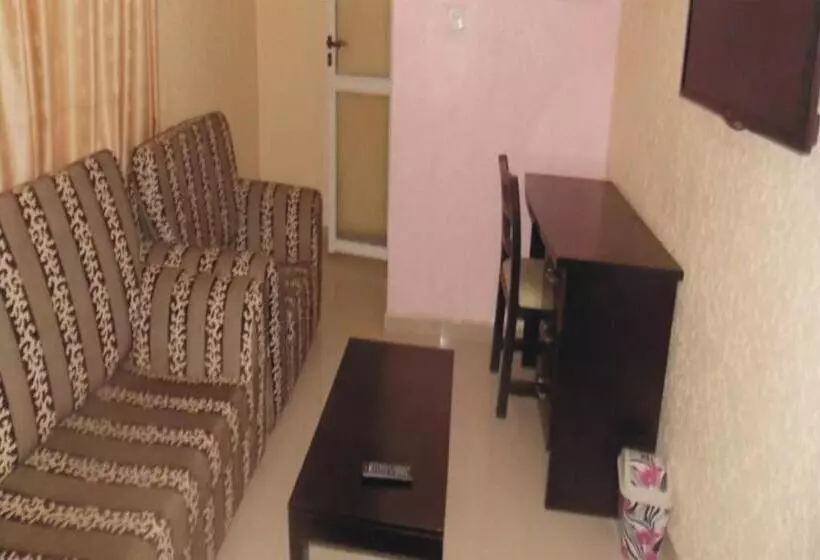 پانسیون Room In Apartment   Sheriffyt Royale Hotel   Business Suite