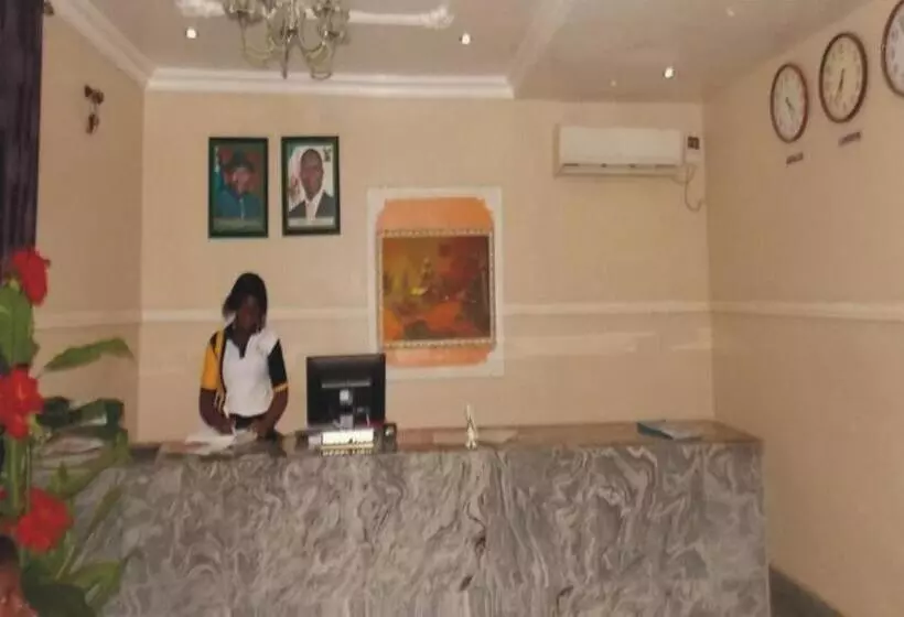 پانسیون Room In Apartment   Sheriffyt Royale Hotel   Business Suite