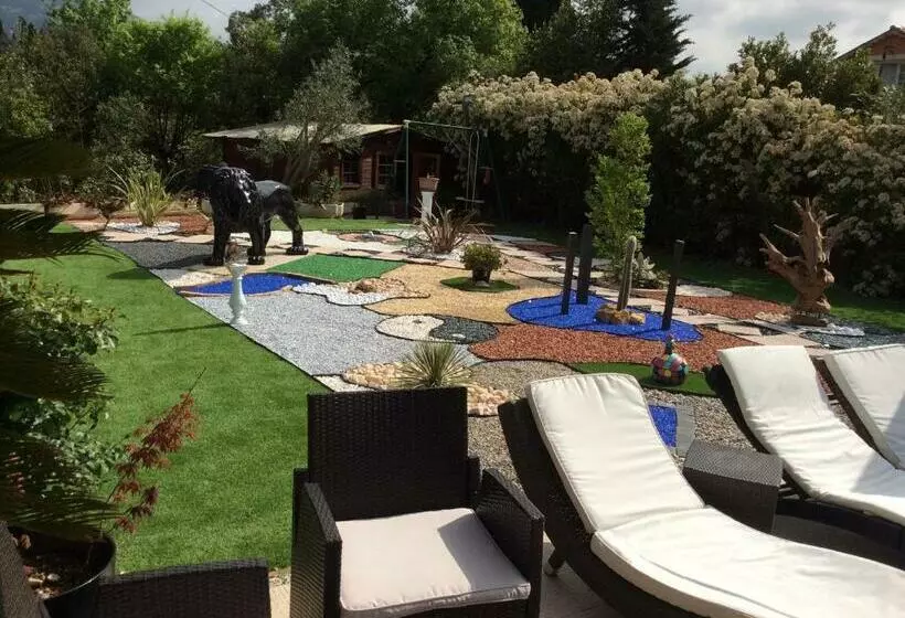 تختخواب و صبحانه Villa  Des 2ll