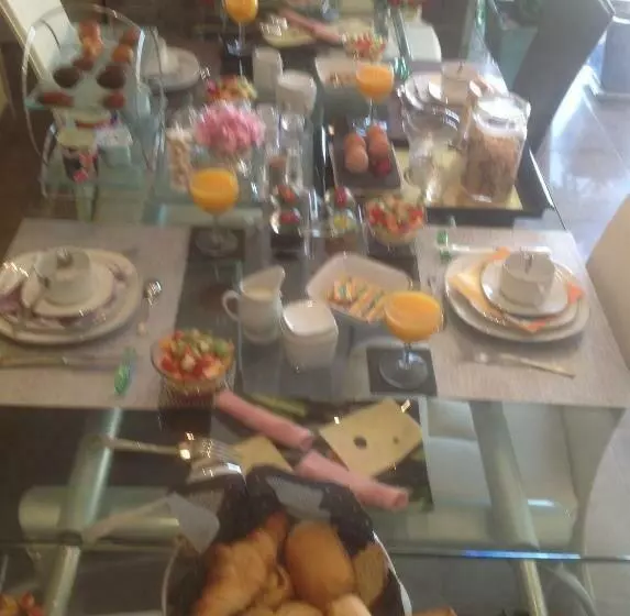 تختخواب و صبحانه Villa  Des 2ll