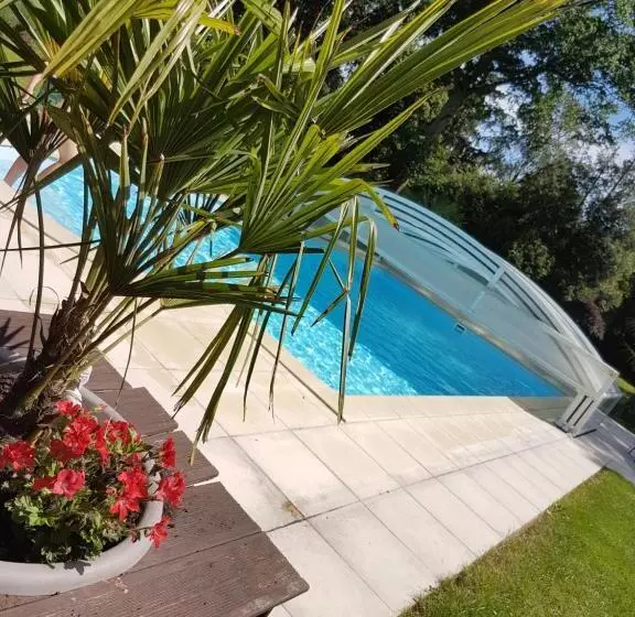 Aamiaismajoitus (B&B) Villa La Clef Des Champs