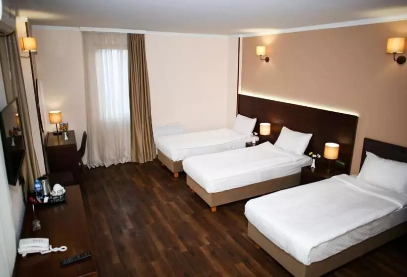هتل Corner Inn