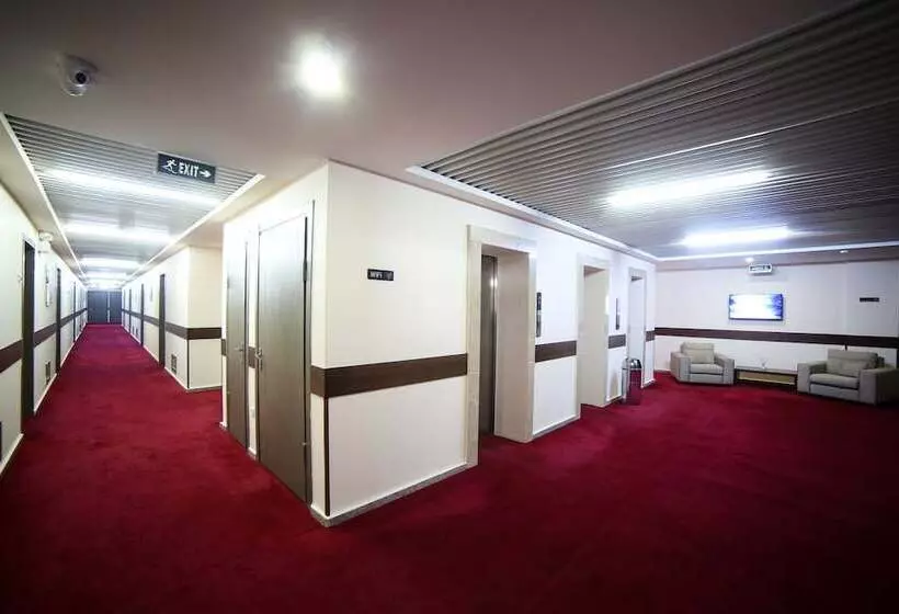 هتل Corner Inn