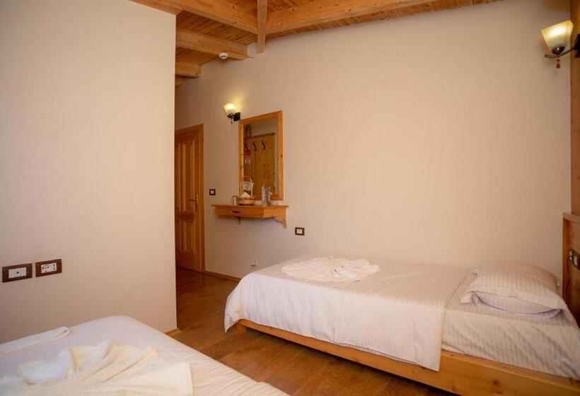 فندق Shpija E Gjyshit