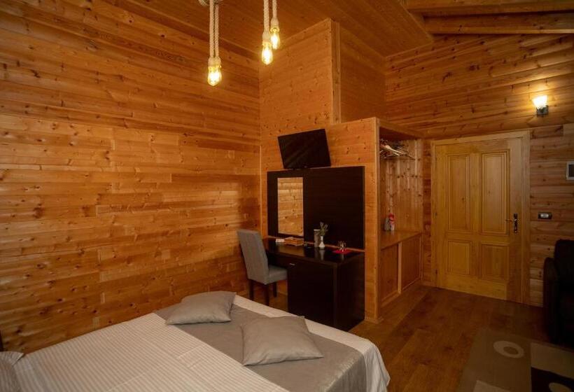 فندق Shpija E Gjyshit