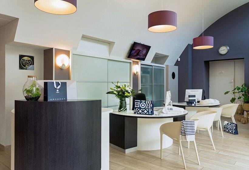 리조트 Hôtel Valdys Thalasso & Spa   La Baie