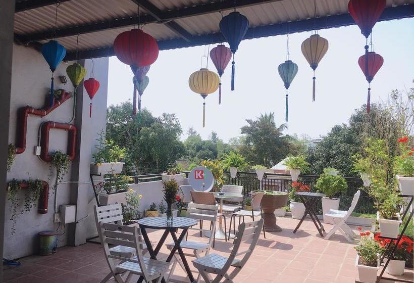 Travellers Nest Hostel