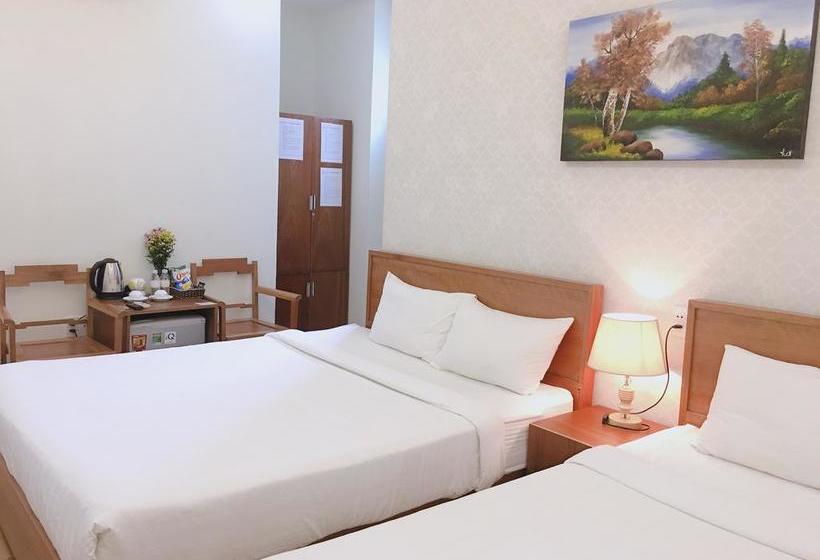 Travellers Nest Hostel