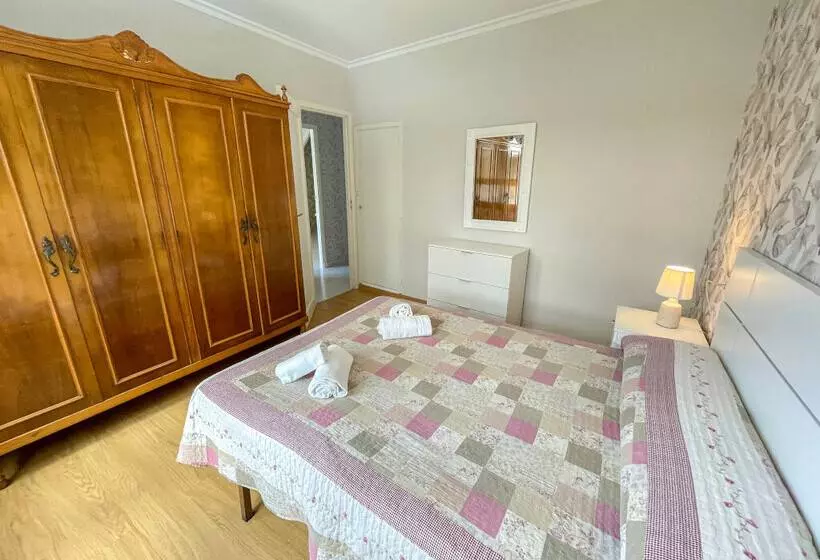 Apartamentos Portonovo 3000