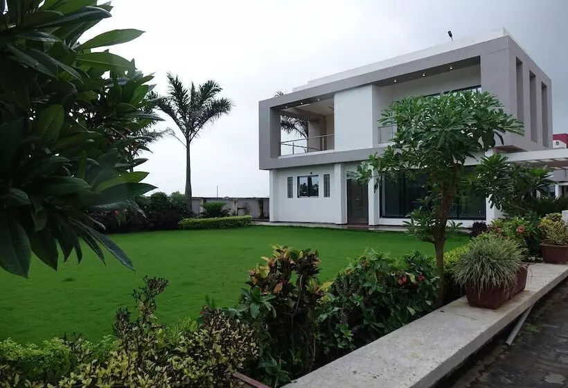 ホテル Chandan Van Club And Resort   Navsari