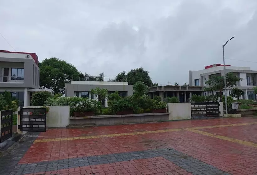 ホテル Chandan Van Club And Resort   Navsari