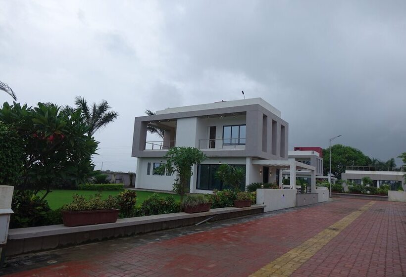 Hotel Chandan Van Club And Resort   Navsari