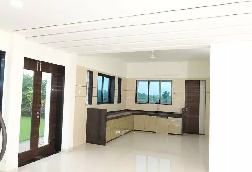 ホテル Chandan Van Club And Resort   Navsari