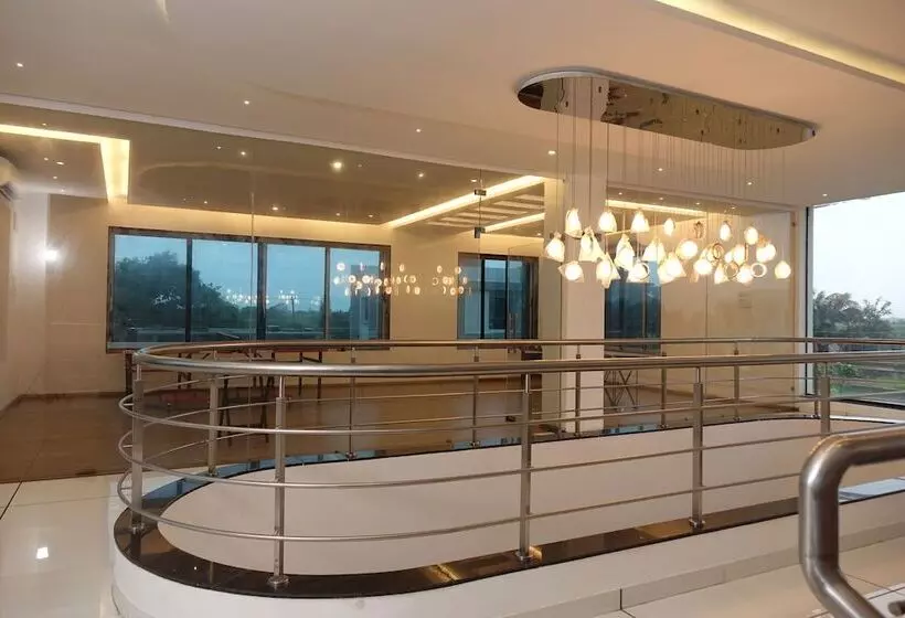 ホテル Chandan Van Club And Resort   Navsari