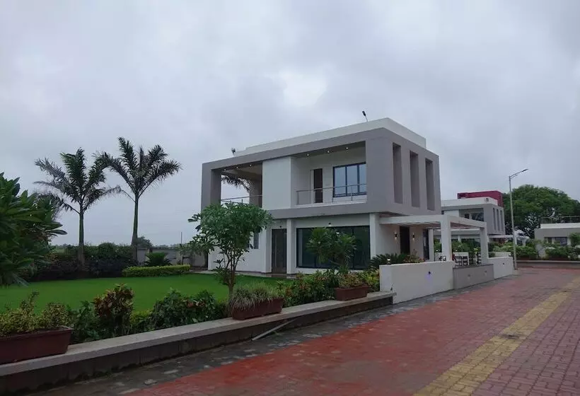 ホテル Chandan Van Club And Resort   Navsari