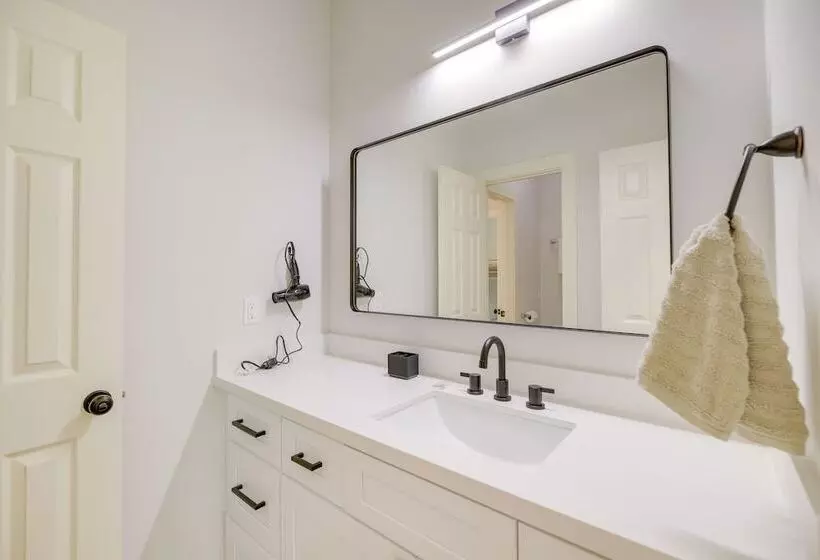 Airy Dayton Vacation Home W/ Deck + Private Yard!