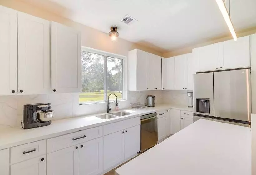 Airy Dayton Vacation Home W/ Deck + Private Yard!