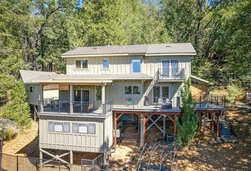 Meadow Vista Mountain Escape W/ River Views!
