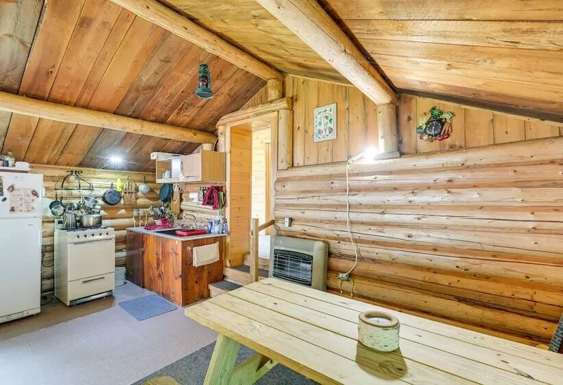 Peaceful Lakefront Cabin Getaway: Dock, Fire Pit!