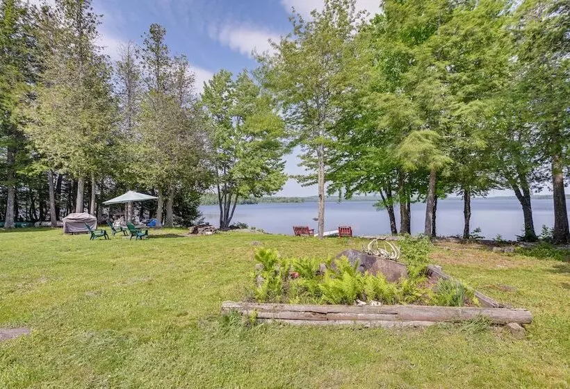 Peaceful Lakefront Cabin Getaway: Dock, Fire Pit!