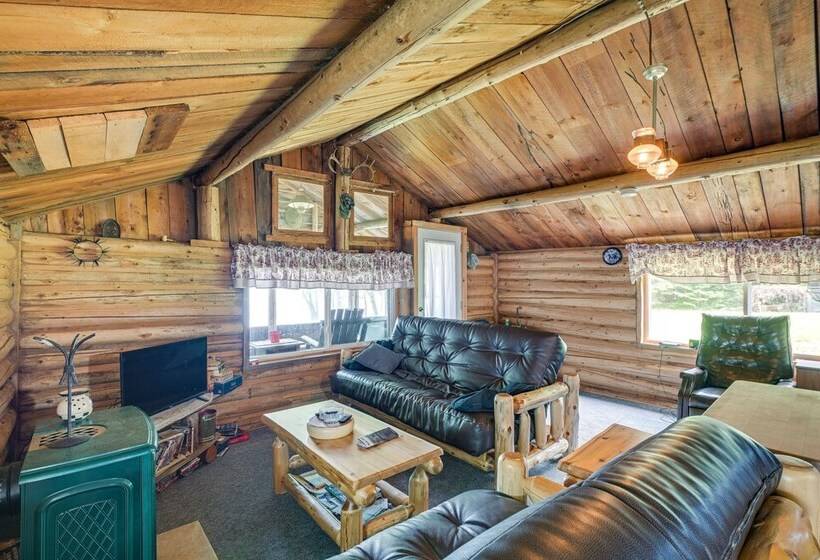 Peaceful Lakefront Cabin Getaway: Dock, Fire Pit!