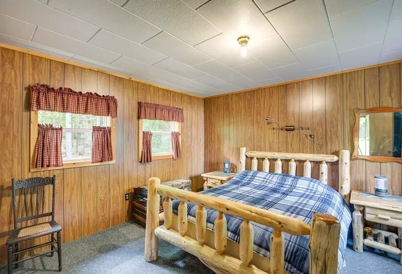 Peaceful Lakefront Cabin Getaway: Dock, Fire Pit!