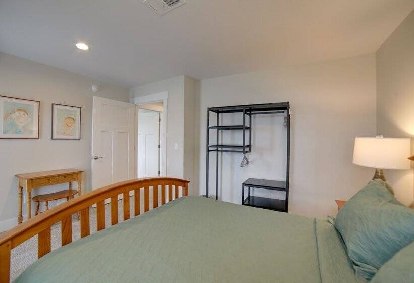 Lake Retreat W/ Fire Pit: Pierson Paradise!