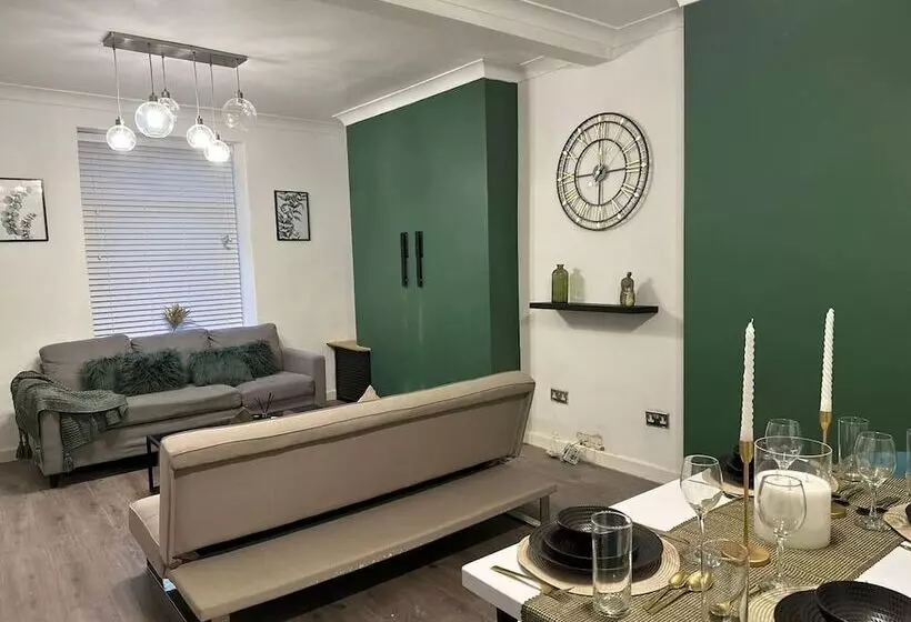 レジデンス Beautiful 2 Bed House In Bridgend