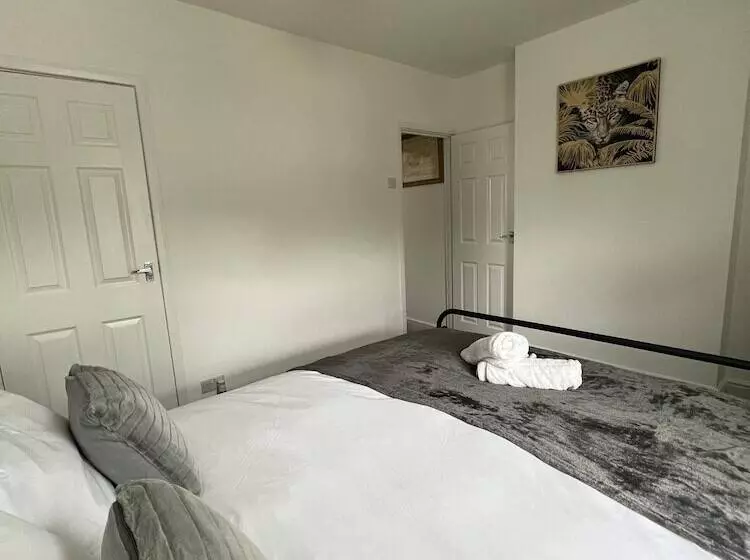 Residenssi Remarkable 2 Bed House In Rochester