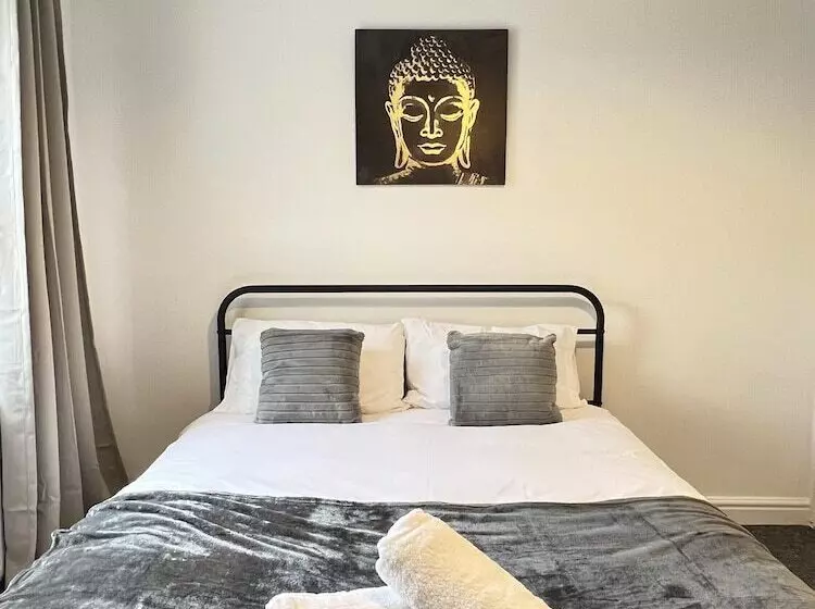 Residenssi Remarkable 2 Bed House In Rochester
