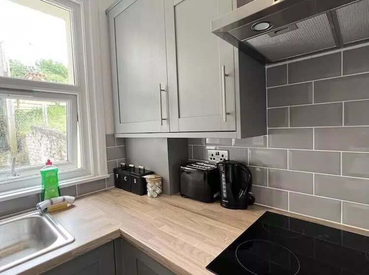 Residenssi Remarkable 2 Bed House In Rochester