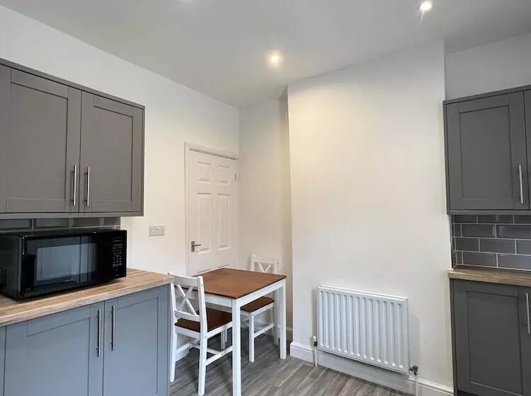 Residenssi Remarkable 2 Bed House In Rochester