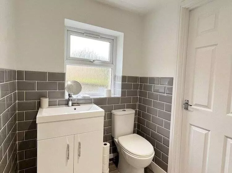 Residenssi Remarkable 2 Bed House In Rochester