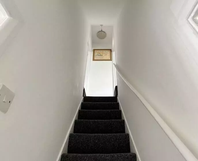 Residenssi Remarkable 2 Bed House In Rochester
