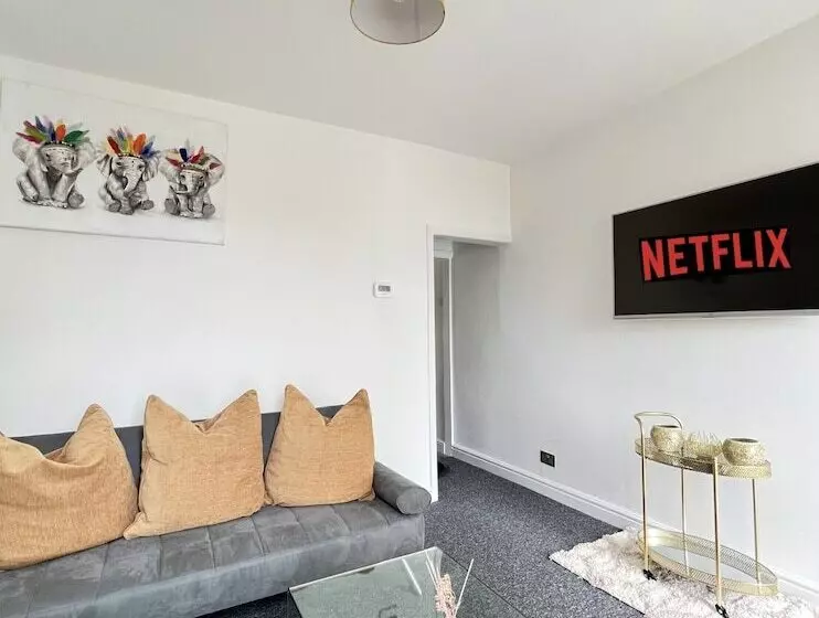 Residenssi Remarkable 2 Bed House In Rochester