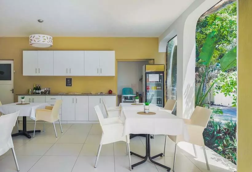 Aamiaismajoitus (B&B) Caza Beach Guesthouse