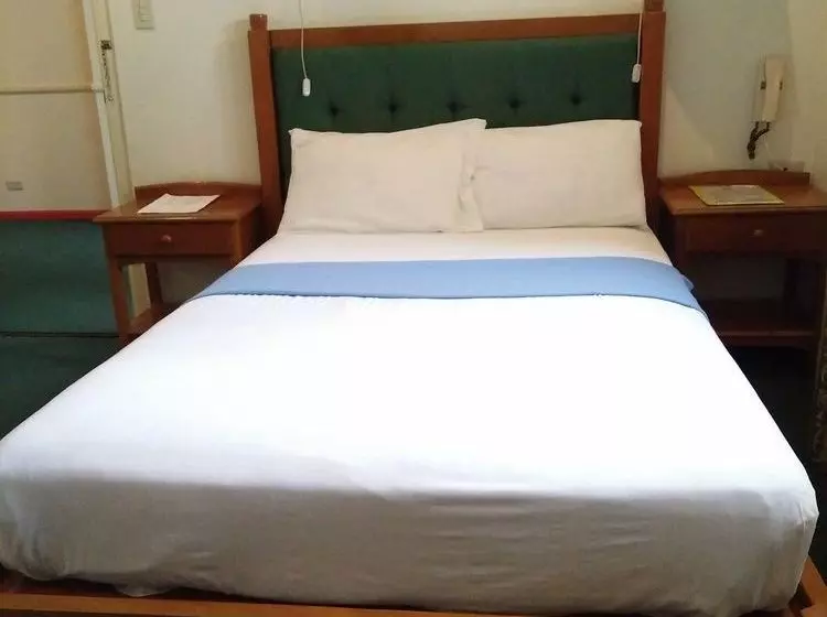 ベッドアンドブレックファースト Zen Rooms Mijo Tagaytay