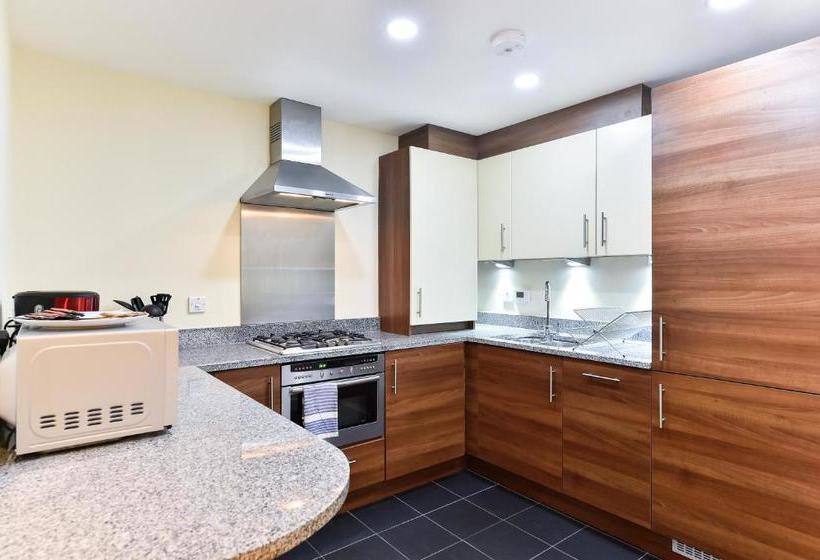 London Bridge City Apartments
