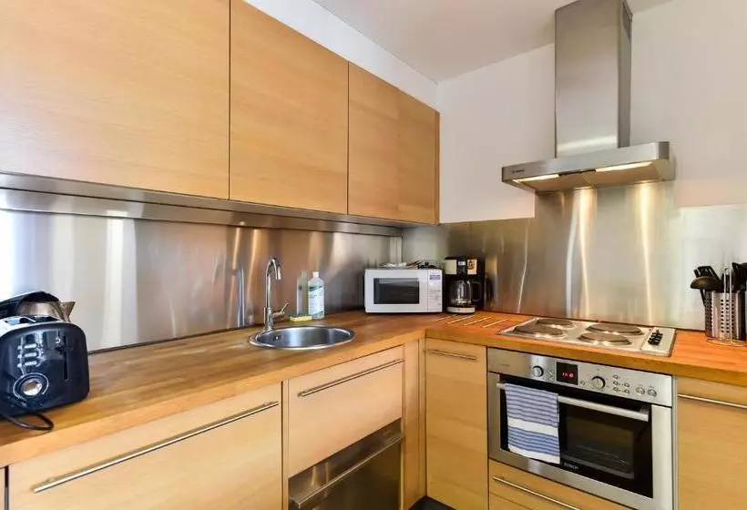 London Bridge City Apartments