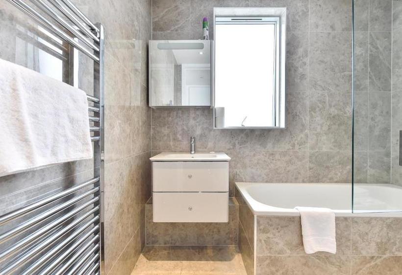 London Bridge City Apartments