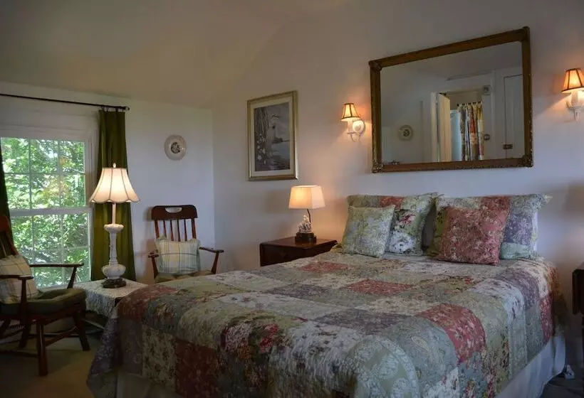 ホテル Black Walnut Point Inn