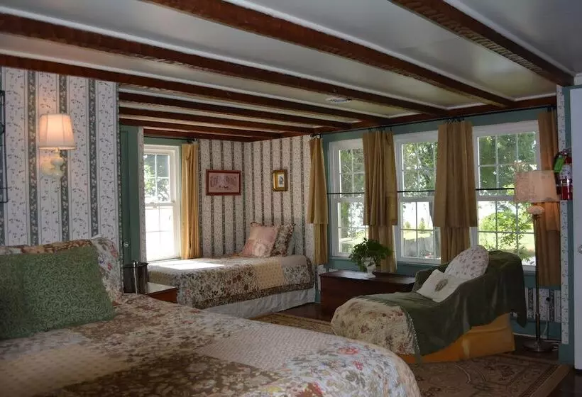 ホテル Black Walnut Point Inn