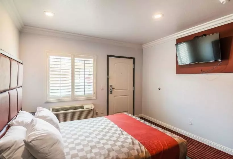 Hotelli El Dorado Inn
