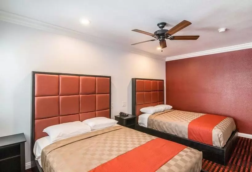 Hotelli El Dorado Inn