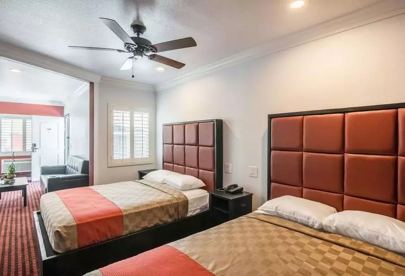 Hotelli El Dorado Inn