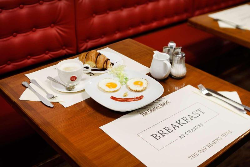 בית מלון כפרי The Charles