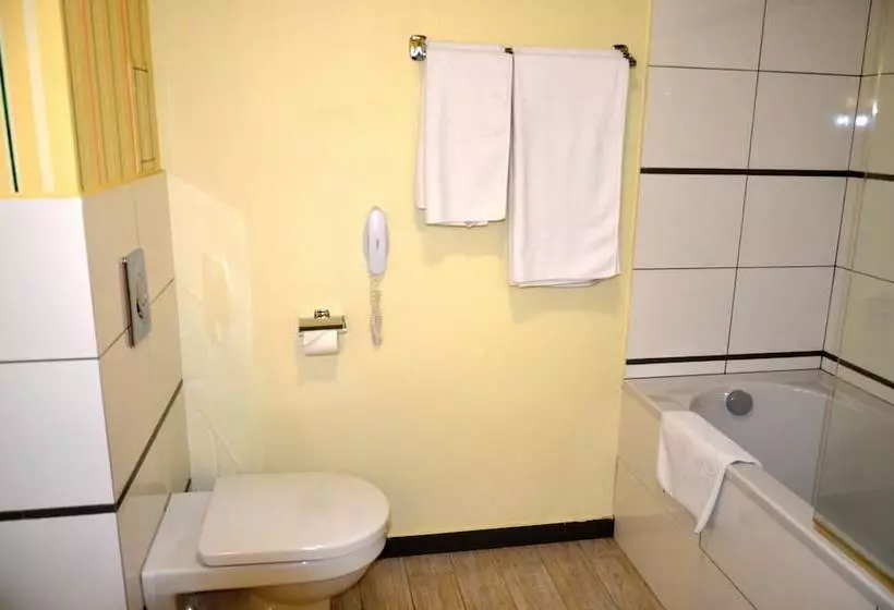 هتل Villa Four Rooms